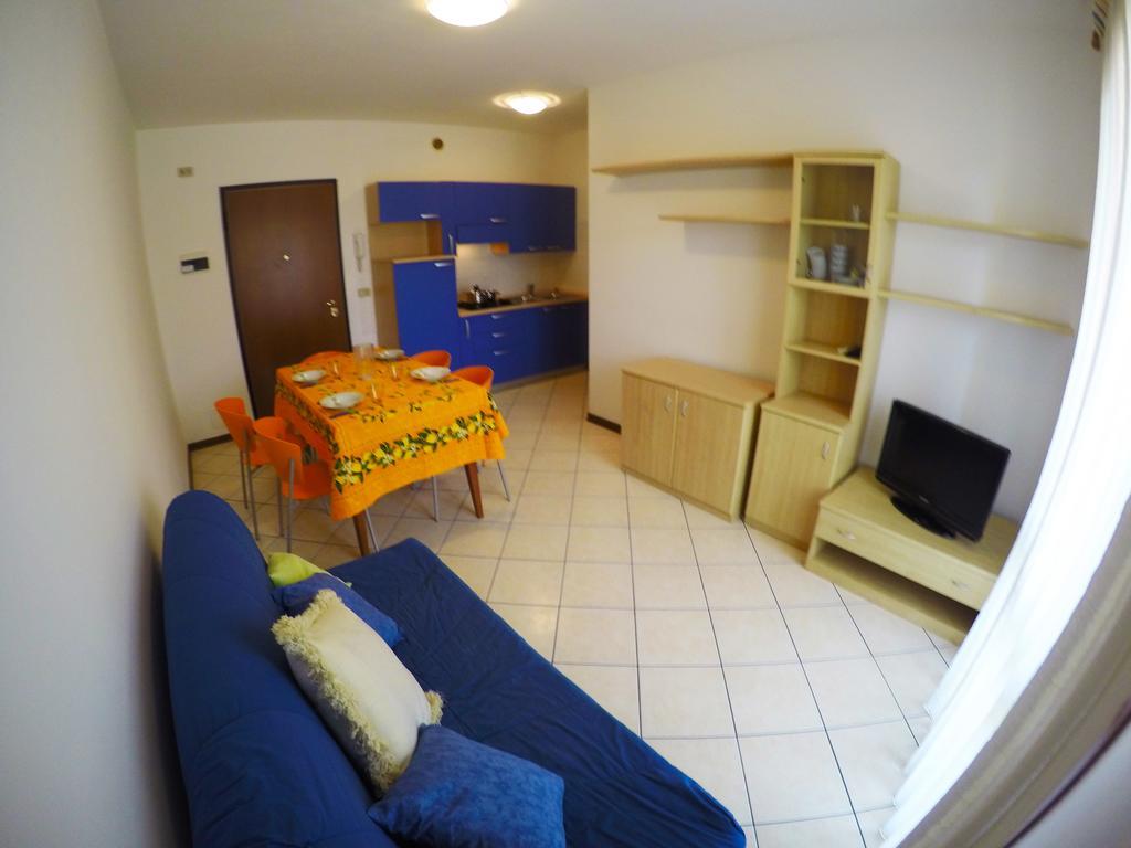 Residence Pineta - Agenzia Cocal カオルレ 部屋 写真